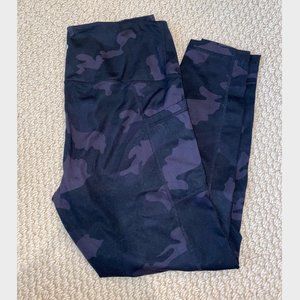 Stash pocket camo leggings